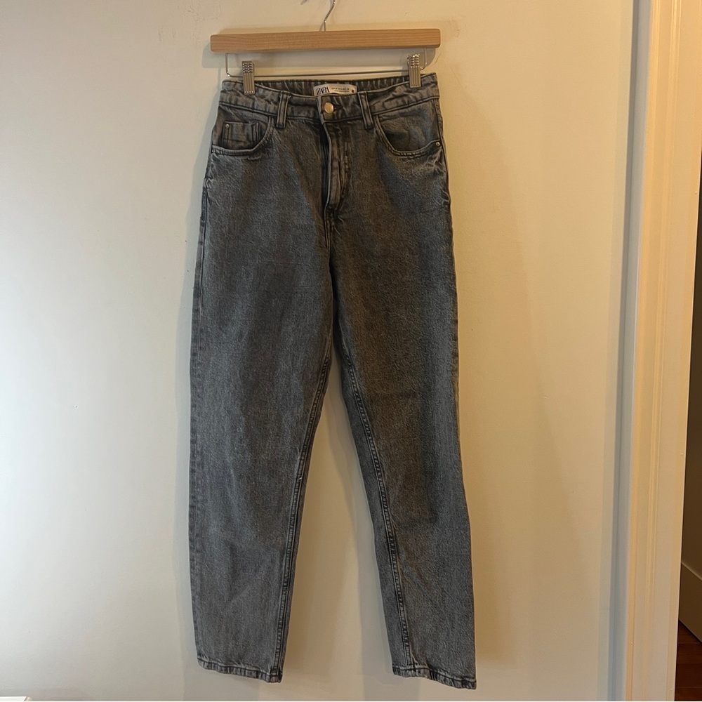 Zara Women’s Straight Leg Gray Jeans